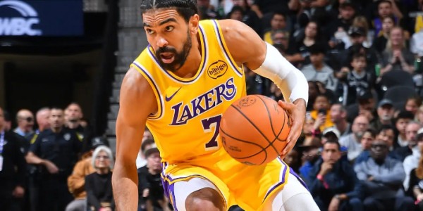 太理想化了吧？湖人球迷真的指望毫无得分能力的替补后场拯救球队