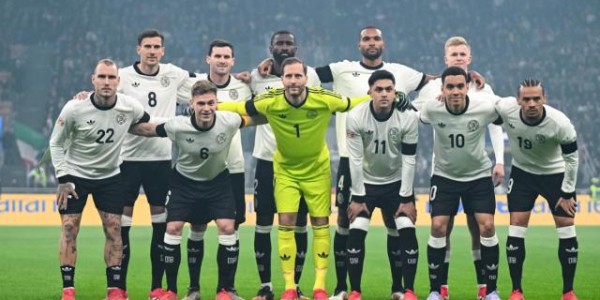 ewc电竞世界杯-重召磁卡，释放磁卡，盛赞磁卡！纳格尔斯曼救人救己