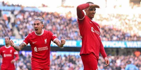 电竞世界杯-“天王山之战”握手言和，曼城丢榜首枪手渔翁得利