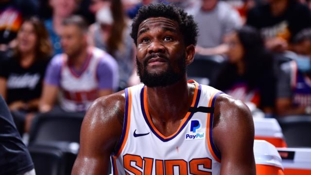 1652687209538058941.jpg rising-star-deandre-ayton-is-very-unhappy-with-phoenix.jpg